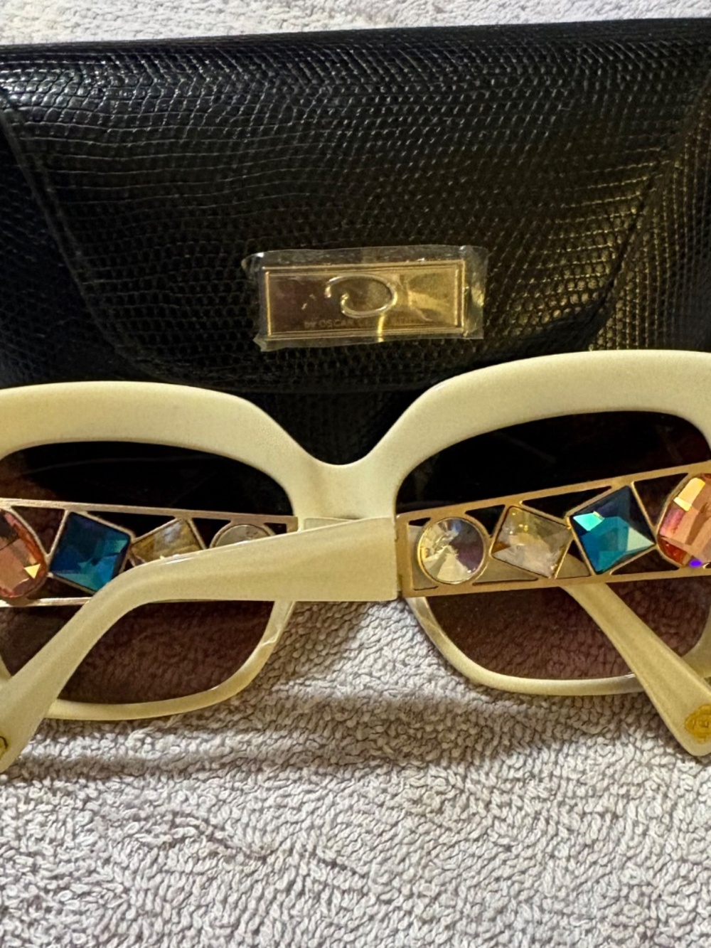 Sunglasses - Picture 2 of 5